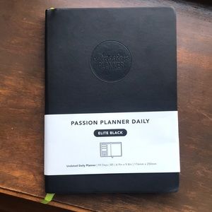 Passion Planner-Elite black undated daily planner